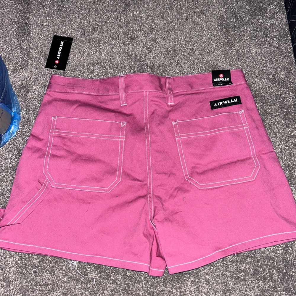 Pink shorts - Picture 2 of 2